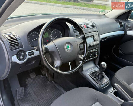 Зелений Шкода Октавія, об'ємом двигуна 1.6 л та пробігом 167 тис. км за 7777 $, фото 112 на Automoto.ua