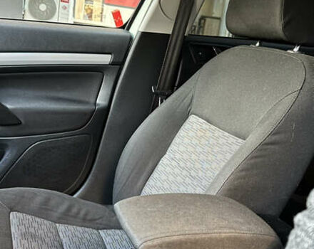 Шкода Октавия 2009 в Львове на Automoto.ua Зеленый Шкода Октавия, объемом двигателя 2 л и пробегом 228 тыс. км за 7300 $, фото 13 на Automoto.ua
