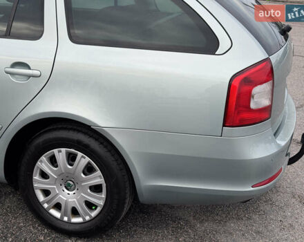 Зеленый Шкода Октавия, объемом двигателя 1.6 л и пробегом 246 тыс. км за 8550 $, фото 7 на Automoto.ua