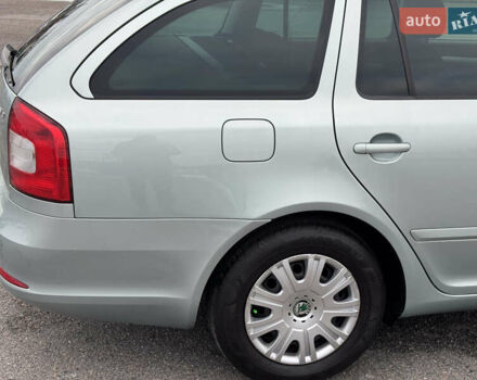 Зеленый Шкода Октавия, объемом двигателя 1.6 л и пробегом 246 тыс. км за 8550 $, фото 15 на Automoto.ua