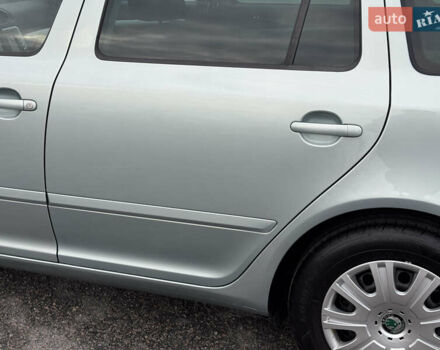 Зеленый Шкода Октавия, объемом двигателя 1.6 л и пробегом 246 тыс. км за 8550 $, фото 6 на Automoto.ua