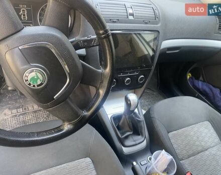 Зелений Шкода Октавія, об'ємом двигуна 1.6 л та пробігом 301 тис. км за 7300 $, фото 6 на Automoto.ua