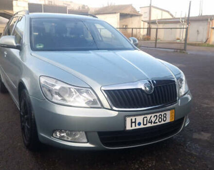 Зеленый Шкода Октавия, объемом двигателя 1.6 л и пробегом 175 тыс. км за 8600 $, фото 1 на Automoto.ua