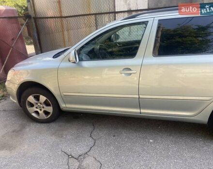 Зелений Шкода Октавія, об'ємом двигуна 1.6 л та пробігом 301 тис. км за 7300 $, фото 8 на Automoto.ua