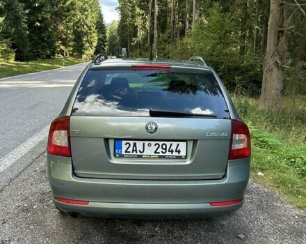 Шкода Октавия 2011 в Полтаве на Automoto.ua Зеленый Шкода Октавия, объемом двигателя 1.6 л и пробегом 260 тыс. км за 11000 $, фото 4 на Automoto.ua