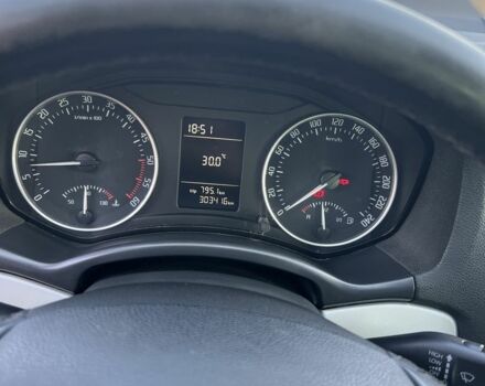 Зеленый Шкода Октавия, объемом двигателя 1.6 л и пробегом 303 тыс. км за 8000 $, фото 5 на Automoto.ua