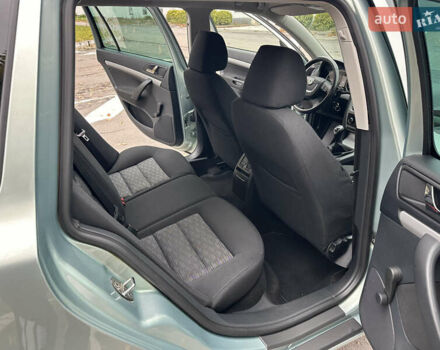 Зеленый Шкода Октавия, объемом двигателя 1.6 л и пробегом 235 тыс. км за 8499 $, фото 53 на Automoto.ua