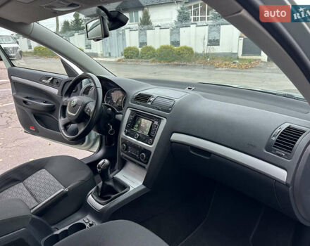 Зеленый Шкода Октавия, объемом двигателя 1.6 л и пробегом 235 тыс. км за 8499 $, фото 58 на Automoto.ua