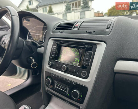 Зеленый Шкода Октавия, объемом двигателя 1.6 л и пробегом 235 тыс. км за 8499 $, фото 59 на Automoto.ua