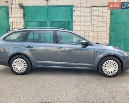 Шкода Октавия 2014 в Белой Церкве на Automoto.ua Зеленый Шкода Октавия, объемом двигателя 1.6 л и пробегом 321 тыс. км за 9850 $, фото 4 на Automoto.ua