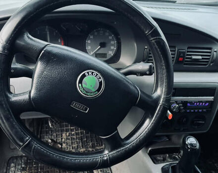 Зеленый Шкода Октавия, объемом двигателя 1.6 л и пробегом 260 тыс. км за 3750 $, фото 5 на Automoto.ua