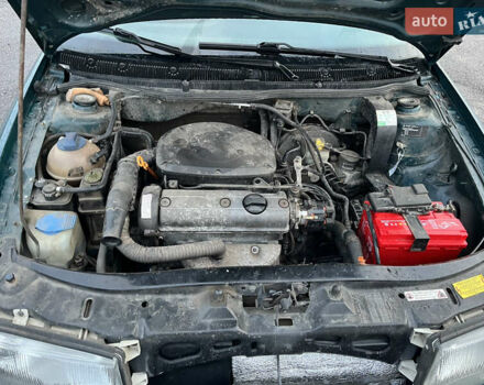 Зеленый Шкода Октавия, объемом двигателя 1.6 л и пробегом 260 тыс. км за 3750 $, фото 6 на Automoto.ua