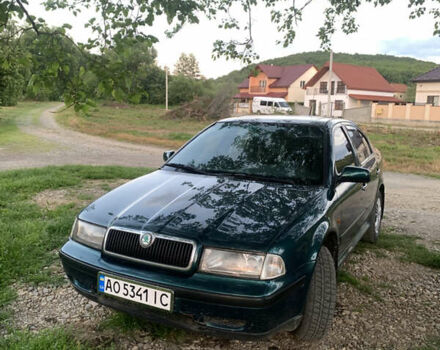 Зеленый Шкода Октавия, объемом двигателя 1.8 л и пробегом 333 тыс. км за 2550 $, фото 3 на Automoto.ua