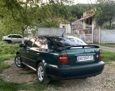 Зеленый Шкода Октавия, объемом двигателя 1.8 л и пробегом 333 тыс. км за 2550 $, фото 2 на Automoto.ua