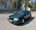 Зеленый Шкода Октавия, объемом двигателя 1.6 л и пробегом 327 тыс. км за 2300 $, фото 1 на Automoto.ua