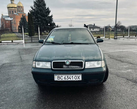 Зеленый Шкода Октавия, объемом двигателя 1.6 л и пробегом 260 тыс. км за 3750 $, фото 2 на Automoto.ua