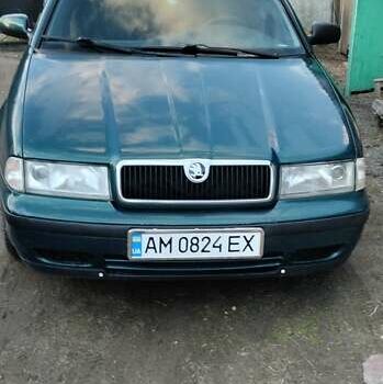 Зеленый Шкода Октавия, объемом двигателя 1.6 л и пробегом 300 тыс. км за 3000 $, фото 3 на Automoto.ua