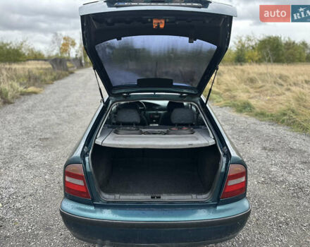 Зелений Шкода Октавія, об'ємом двигуна 1.6 л та пробігом 300 тис. км за 2600 $, фото 15 на Automoto.ua