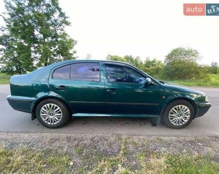 Зеленый Шкода Октавия, объемом двигателя 1.8 л и пробегом 334 тыс. км за 4250 $, фото 1 на Automoto.ua
