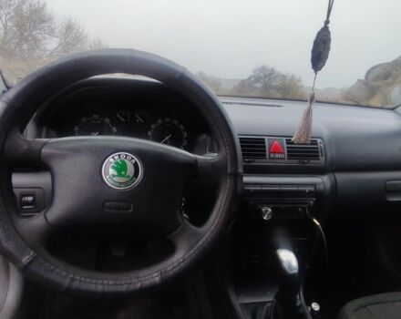 Зеленый Шкода Октавия, объемом двигателя 1.8 л и пробегом 350 тыс. км за 3300 $, фото 4 на Automoto.ua