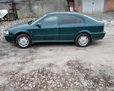 Зеленый Шкода Октавия, объемом двигателя 1.6 л и пробегом 270 тыс. км за 3200 $, фото 1 на Automoto.ua