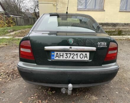 Зеленый Шкода Октавия, объемом двигателя 1.8 л и пробегом 245 тыс. км за 3100 $, фото 1 на Automoto.ua