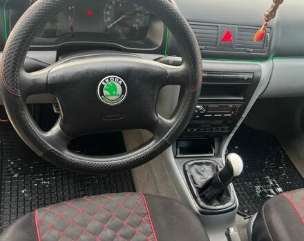 Зелений Шкода Октавія, об'ємом двигуна 2 л та пробігом 390 тис. км за 2800 $, фото 5 на Automoto.ua