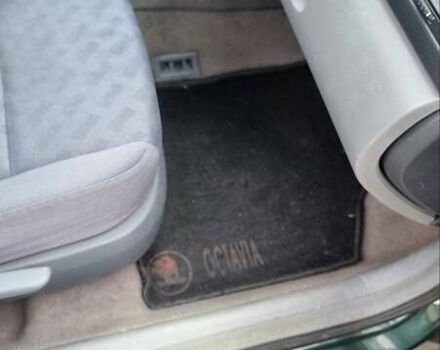 Зеленый Шкода Октавия, объемом двигателя 1.78 л и пробегом 280 тыс. км за 3900 $, фото 17 на Automoto.ua