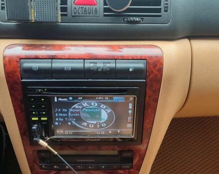 Зелений Шкода Октавія, об'ємом двигуна 1.78 л та пробігом 254 тис. км за 5000 $, фото 11 на Automoto.ua