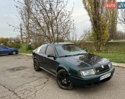 Зеленый Шкода Октавия, объемом двигателя 1.6 л и пробегом 383 тыс. км за 2500 $, фото 1 на Automoto.ua