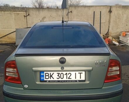 Зеленый Шкода Октавия, объемом двигателя 1.6 л и пробегом 370 тыс. км за 3800 $, фото 2 на Automoto.ua