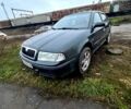 Зелений Шкода Октавія, об'ємом двигуна 1.6 л та пробігом 300 тис. км за 2600 $, фото 1 на Automoto.ua