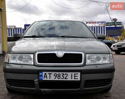 Зеленый Шкода Октавия, объемом двигателя 2 л и пробегом 200 тыс. км за 3800 $, фото 4 на Automoto.ua