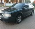 Зеленый Шкода Октавия, объемом двигателя 1.8 л и пробегом 310 тыс. км за 3900 $, фото 1 на Automoto.ua