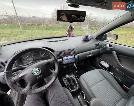 Зеленый Шкода Октавия, объемом двигателя 2 л и пробегом 300 тыс. км за 4500 $, фото 4 на Automoto.ua