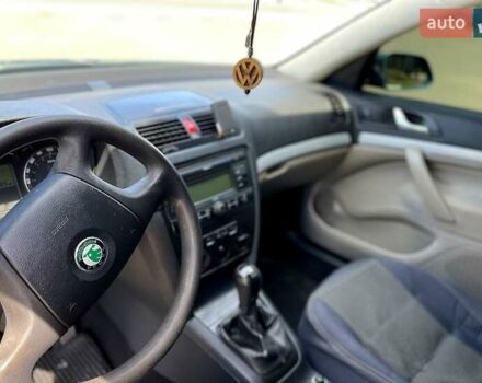 Зелений Шкода Октавія, об'ємом двигуна 1.6 л та пробігом 350 тис. км за 4500 $, фото 8 на Automoto.ua