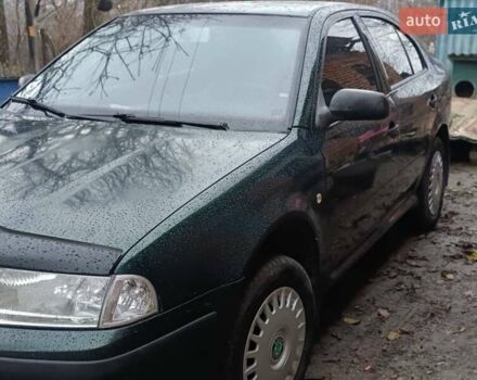 Зеленый Шкода Октавия, объемом двигателя 1.6 л и пробегом 301 тыс. км за 2800 $, фото 1 на Automoto.ua