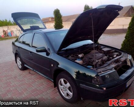 Зеленый Шкода Октавия, объемом двигателя 1.8 л и пробегом 240 тыс. км за 5500 $, фото 4 на Automoto.ua