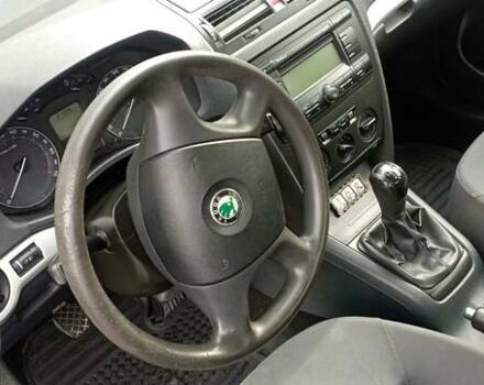 Зеленый Шкода Октавия, объемом двигателя 1.6 л и пробегом 287 тыс. км за 5600 $, фото 5 на Automoto.ua