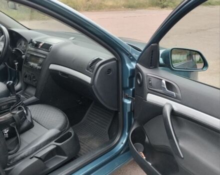 Шкода Октавія 2005 у Чернігові на Automoto.ua Зелений Шкода Октавія, об'ємом двигуна 1.6 л та пробігом 335 тис. км за 5700 $, фото 3 на Automoto.ua