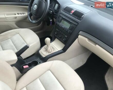 Зеленый Шкода Октавия, объемом двигателя 1.6 л и пробегом 290 тыс. км за 6300 $, фото 2 на Automoto.ua