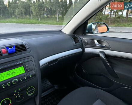 Шкода Октавія 2006 у Тернополі на Automoto.ua Зелений Шкода Октавія, об'ємом двигуна 1.6 л та пробігом 197 тис. км за 6750 $, фото 42 на Automoto.ua
