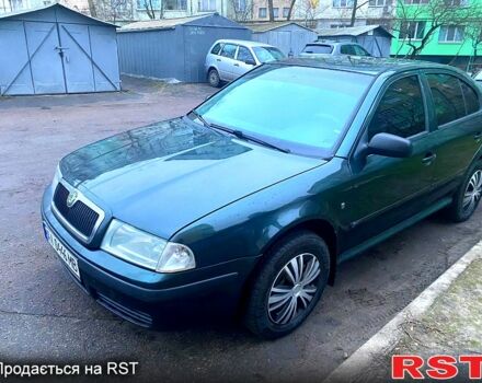 Зеленый Шкода Октавия, объемом двигателя 1.6 л и пробегом 303 тыс. км за 5000 $, фото 2 на Automoto.ua