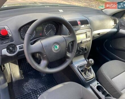 Шкода Октавія 2006 у Миргороде на Automoto.ua Зелений Шкода Октавія, об'ємом двигуна 1.6 л та пробігом 200 тис. км за 5999 $, фото 5 на Automoto.ua