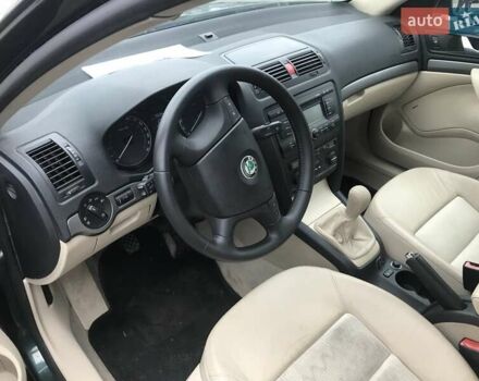 Зеленый Шкода Октавия, объемом двигателя 1.6 л и пробегом 290 тыс. км за 6300 $, фото 7 на Automoto.ua