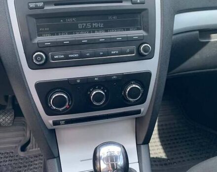 Зеленый Шкода Октавия, объемом двигателя 1.6 л и пробегом 280 тыс. км за 6200 $, фото 5 на Automoto.ua