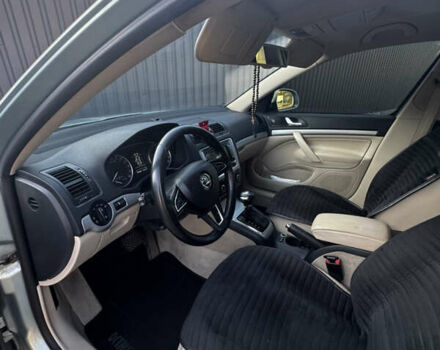 Зеленый Шкода Октавия, объемом двигателя 1.6 л и пробегом 384 тыс. км за 8500 $, фото 6 на Automoto.ua