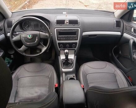 Зелений Шкода Октавія, об'ємом двигуна 1.6 л та пробігом 136 тис. км за 10300 $, фото 9 на Automoto.ua