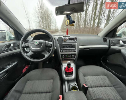 Зеленый Шкода Октавия, объемом двигателя 1.6 л и пробегом 332 тыс. км за 7750 $, фото 9 на Automoto.ua