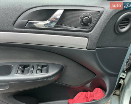 Зеленый Шкода Октавия, объемом двигателя 1.6 л и пробегом 332 тыс. км за 7750 $, фото 12 на Automoto.ua